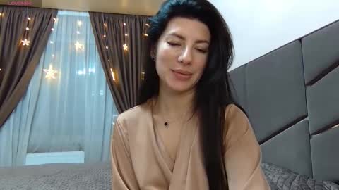 Nessy online show from December 4, 4:06 pm