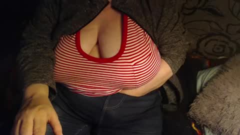 Lilly  online show from April 5, 3:03 am