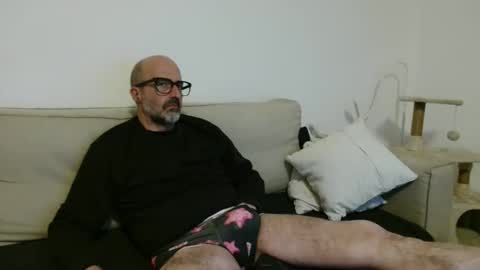 simi online show from November 18, 7:39 pm