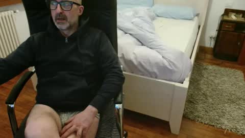 simi online show from February 24, 6:27 am