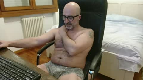 simi online show from March 9, 7:29 pm