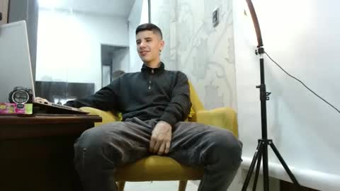 newlatino1 online show from October 3, 5:59 am