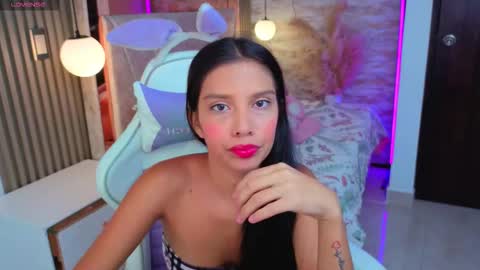 Nia  online show from November 6, 12:30 pm