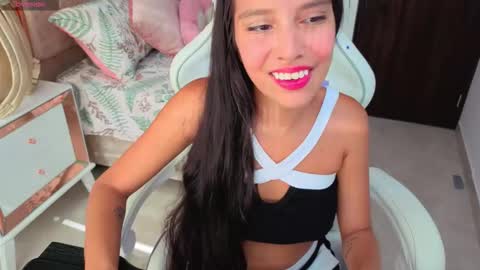 Nia  online show from November 7, 12:40 pm