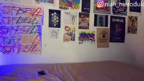 niah online show from July 9, 2:04 am