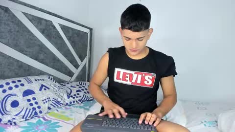 Niall  online show from February 25, 4:35 pm