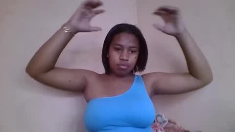 nicelly01 online show from June 10, 7:07 am