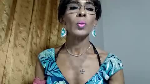 softnickla online show from October 31, 6:47 am