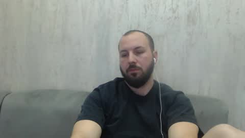 Julian online show from December 3, 1:15 am