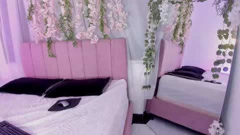 nicky_bonny18 online show from February 16, 12:25 pm