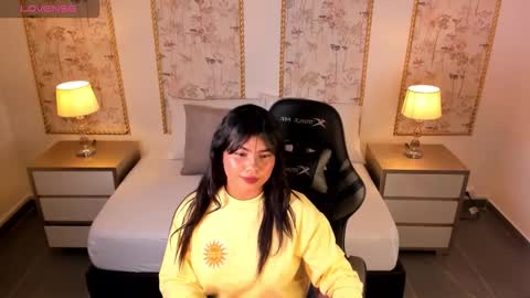 Snapshot of nicky_peyton chatting on September 19, 2:27 am Nicky online show from September 19, 2:27 am