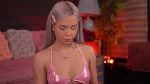 Nicky online show from November 6, 7:06 pm