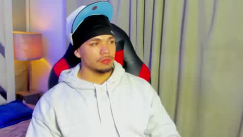 nico_blaze7 online show from November 27, 7:43 pm