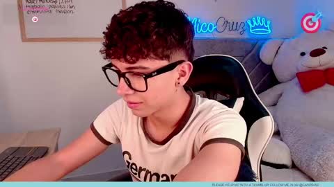 nico  online show from April 17, 10:56 pm