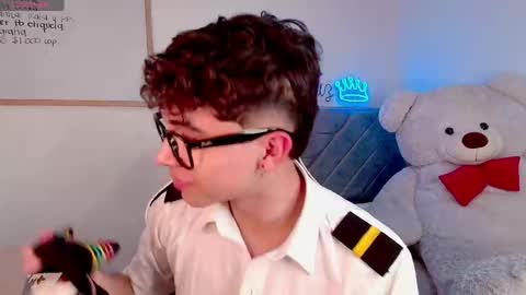 nico  online show from April 14, 8:45 pm