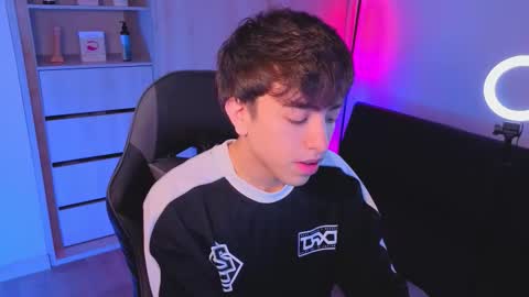 Nicolas online show from October 17, 8:02 pm