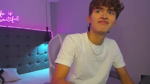 nicolasferrer18 online show from December 16, 7:20 pm