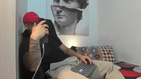 Snapshot of nicolasmuscle chatting on December 31, 6:37 am Andres online show from December 31, 6:37 am