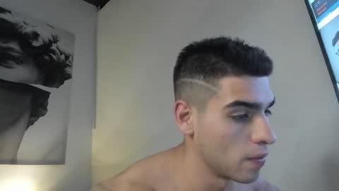 Snapshot of nicolasmuscle chatting on March 10, 5:22 am Andres online show from March 10, 5:22 am