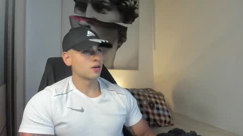 Snapshot of nicolasmuscle chatting on January 30, 1:11 am Andres online show from January 30, 1:11 am