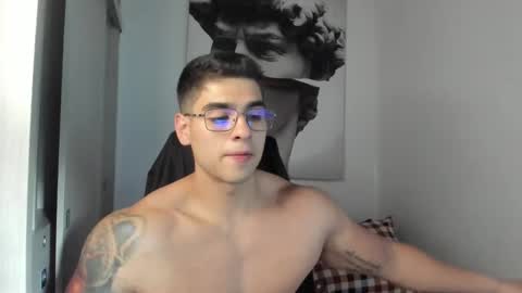 Snapshot of nicolasmuscle chatting on December 12, 9:48 pm Andres online show from December 12, 9:48 pm