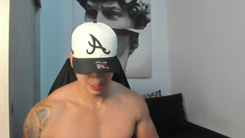 Snapshot of nicolasmuscle chatting on December 5, 4:37 am Andres online show from December 5, 4:37 am