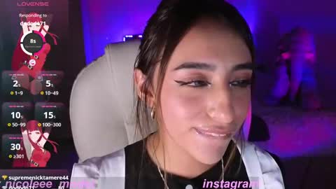 Snapshot of nicole_edwards chatting on October 2, 12:42 am Nicole online show from October 2, 12:42 am