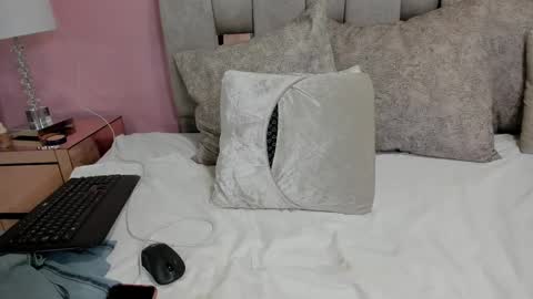 nicole_fisherr online show from September 20, 6:38 am