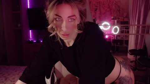 Nicole online show from May 30, 5:39 am