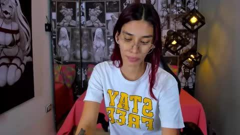 Snapshot of nicolee_angels chatting on January 25, 2:14 pm N i c o l e  online show from January 25, 2:14 pm