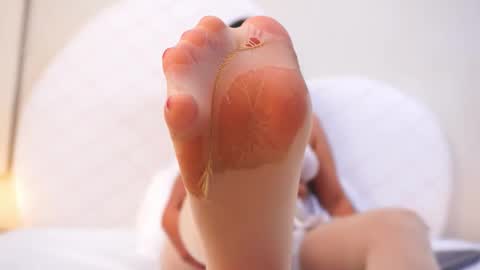 Nicol Flores  GMT-5 1530-2200  online show from October 27, 8:42 pm