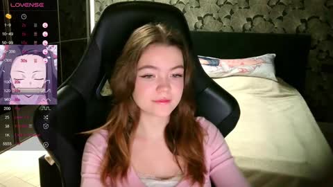 Snapshot of nicolemeew chatting on December 25, 7:24 pm NicoleMeew online show from December 25, 7:24 pm