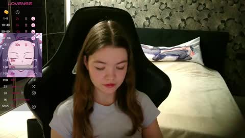 Snapshot of nicolemeew chatting on December 12, 7:15 pm NicoleMeew online show from December 12, 7:15 pm