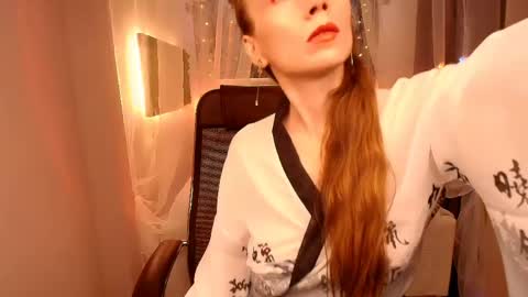 Nicole online show from April 14, 12:30 pm