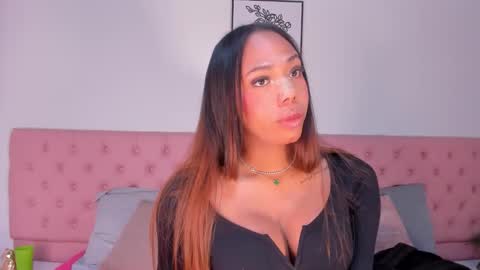 NICOLE online show from November 17, 12:30 pm