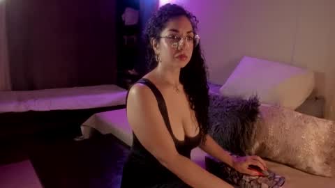 Mrs Nicolle online show from February 9, 1:22 am