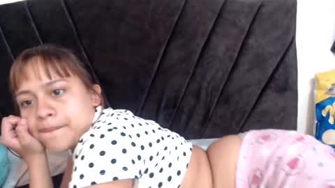 Nicolle online show from December 12, 4:43 pm