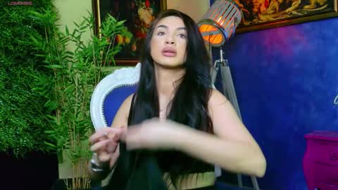 Nicolle online show from November 17, 1:46 pm