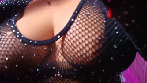 Nicolle Miley online show from February 19, 4:33 am