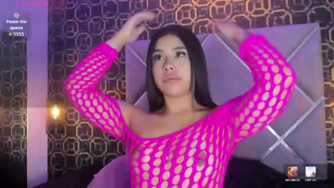 nicolljabocs online show from April 20, 12:41 pm