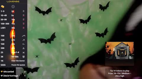 Snapshot of nicte_t chatting on October 6, 11:00 pm Nic online show from October 6, 11:00 pm