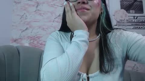 Snapshot of nicte_t chatting on September 10, 10:11 pm Nic online show from September 10, 10:11 pm