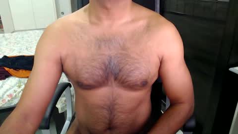 Snapshot of night_rider09711 chatting on December 17, 7:39 am night_rider09711 online show from December 17, 7:39 am