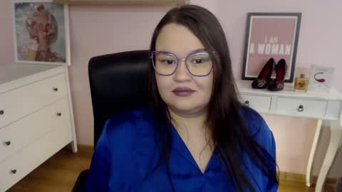 Holly online show from February 18, 5:51 am