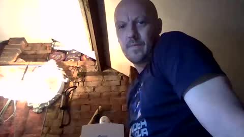 nighttime online show from January 2, 9:18 pm