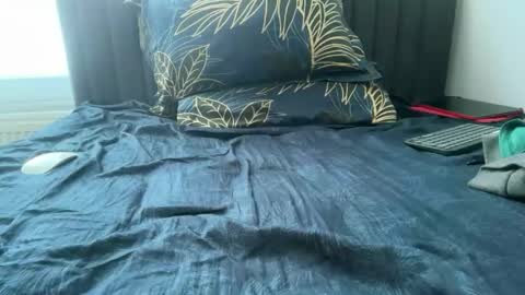 nightwalker06 online show from December 18, 11:38 am