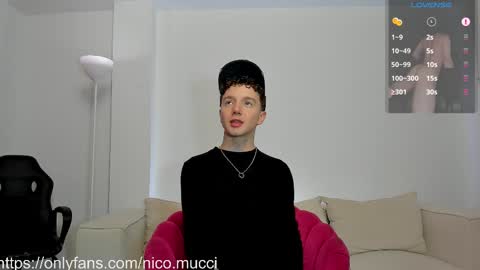 Nicolas Mucci online show from March 8, 8:33 am