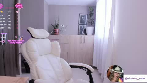 Niicoleta  online show from April 19, 6:10 pm