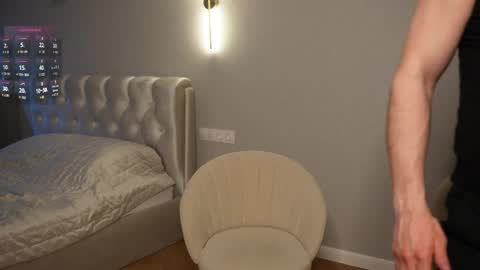 Nik online show from April 10, 6:45 pm