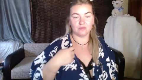 Snapshot of nikaskylink chatting on October 22, 6:05 am Nika online show from October 22, 6:05 am